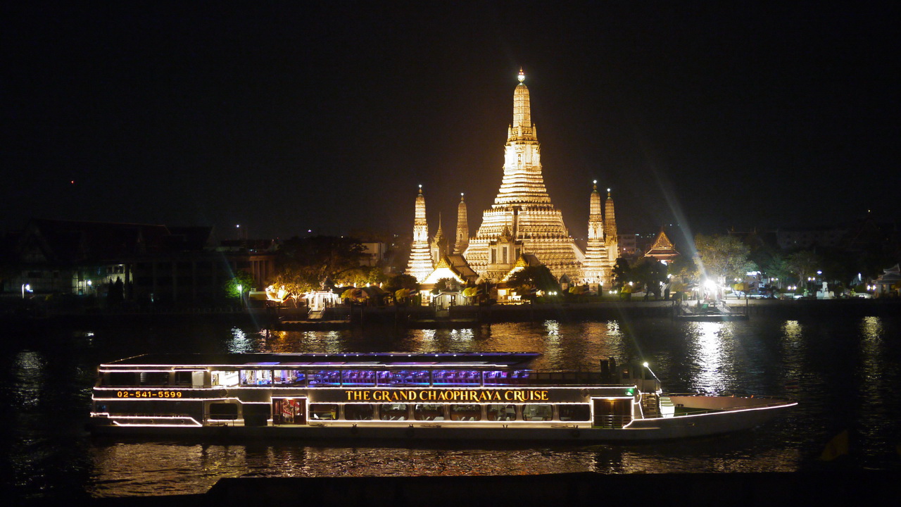 Chao Phraya Dinner Cruise (Asiatique)